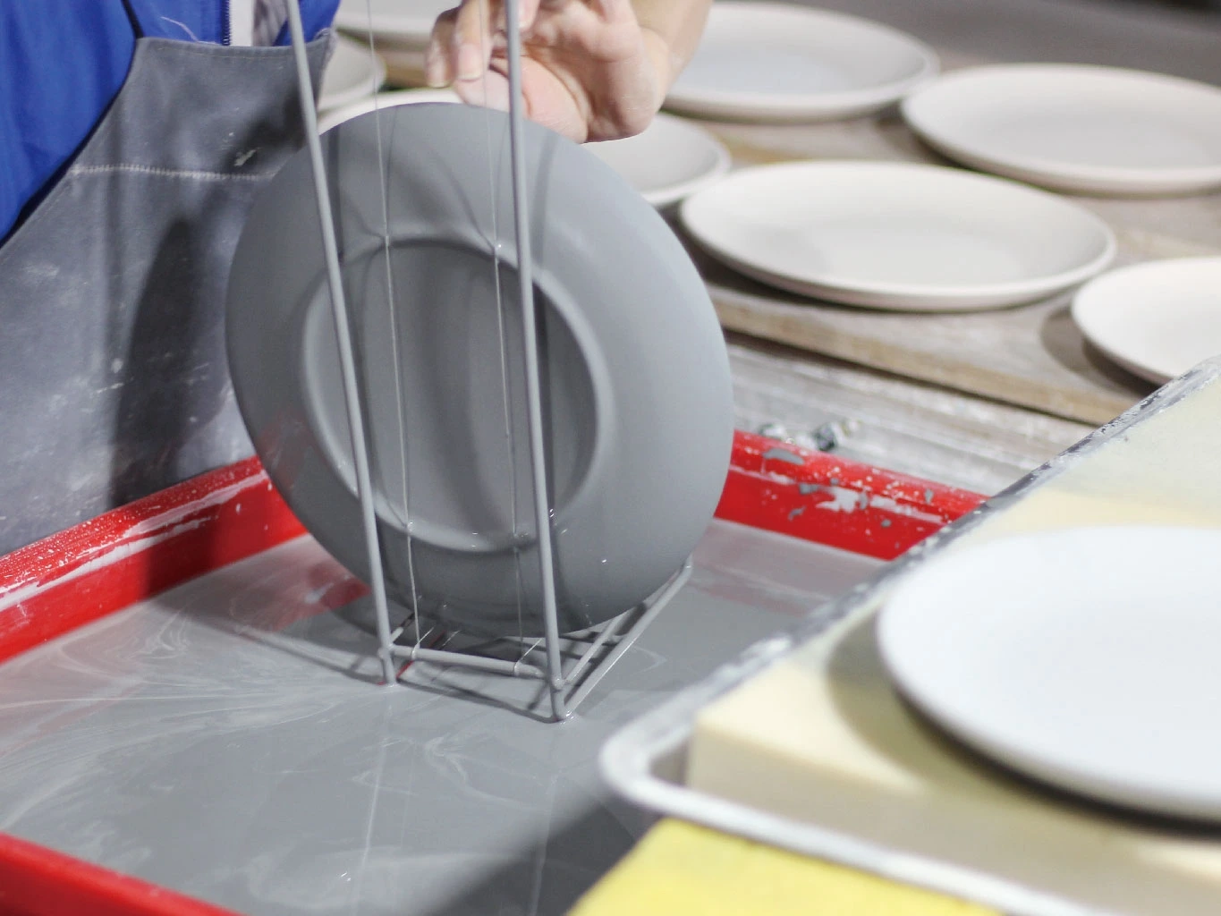 9. Porcelain Tableware Manufacturer Glazing