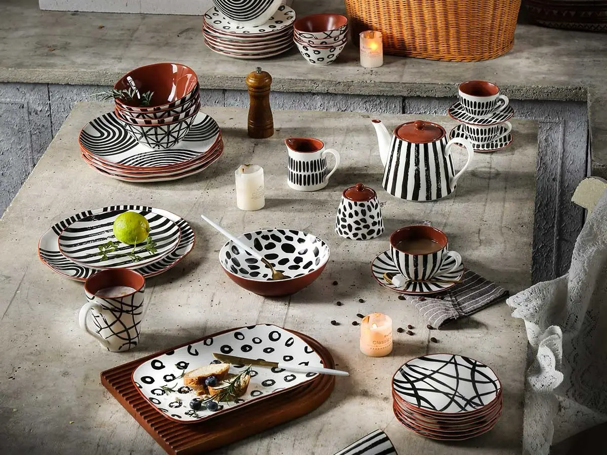 Custom dinnerware sets, creating a special dining experience-1