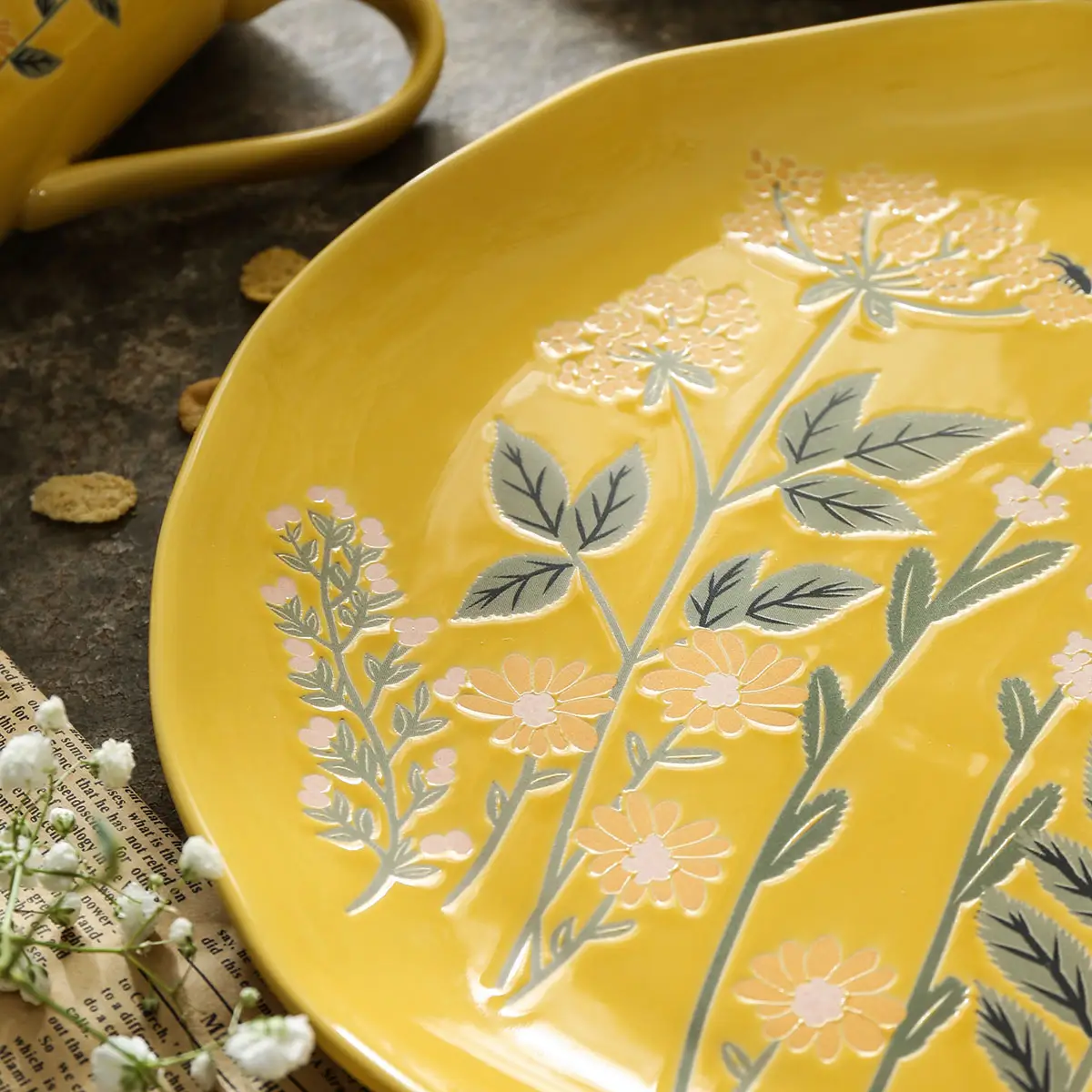 Floral Bulk Dinner Plates and Bowls, Wholesale Coffee Mugs (7)