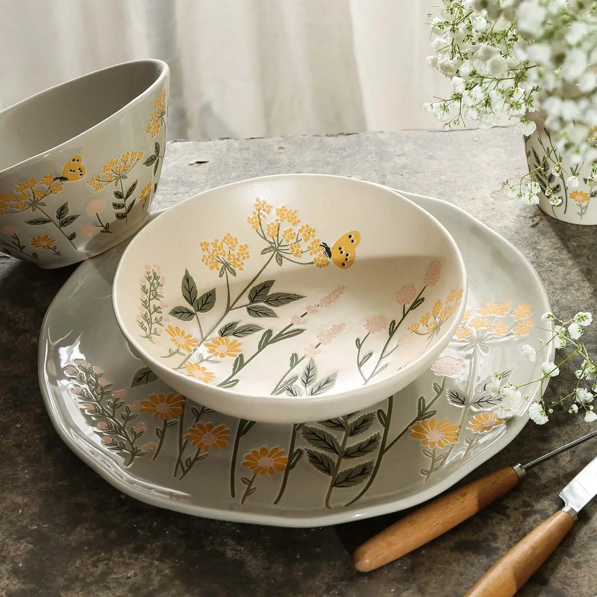 Floral Bulk Dinner Plates and Bowls, Wholesale Coffee Mugs (8)
