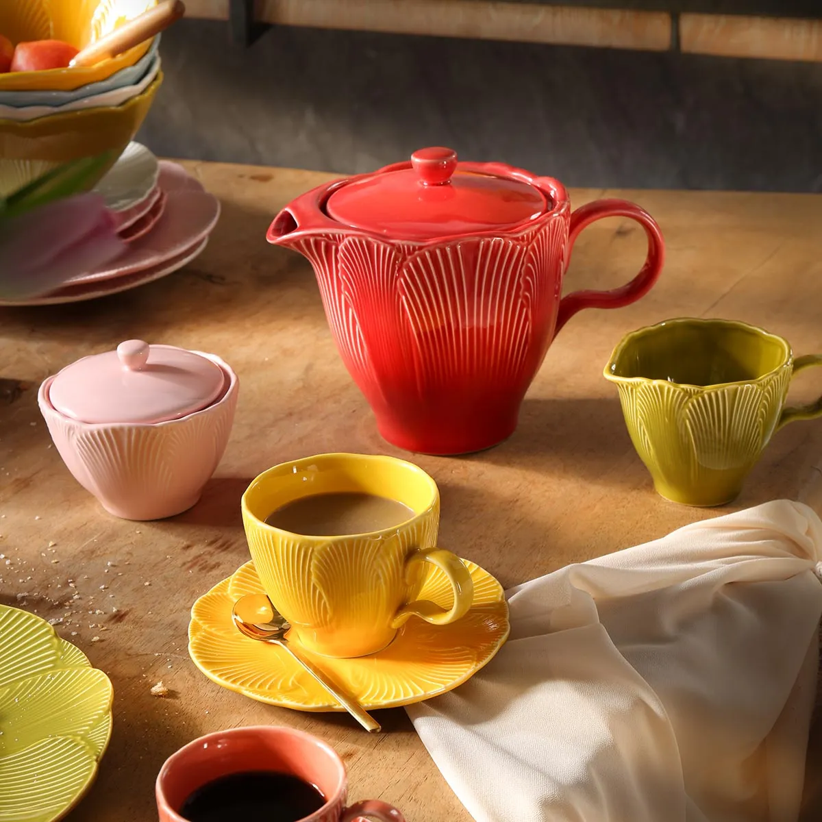 Petal Pattern Bulk Tea Cups and Saucers, Tea Pots Wholesale-1