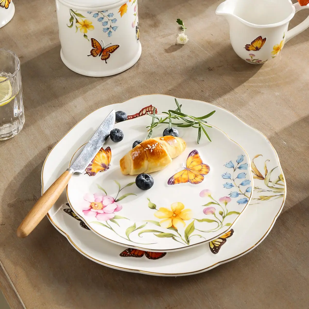Exquisite Bulk Catering Dinner Plates With Butterfly Pattern-2