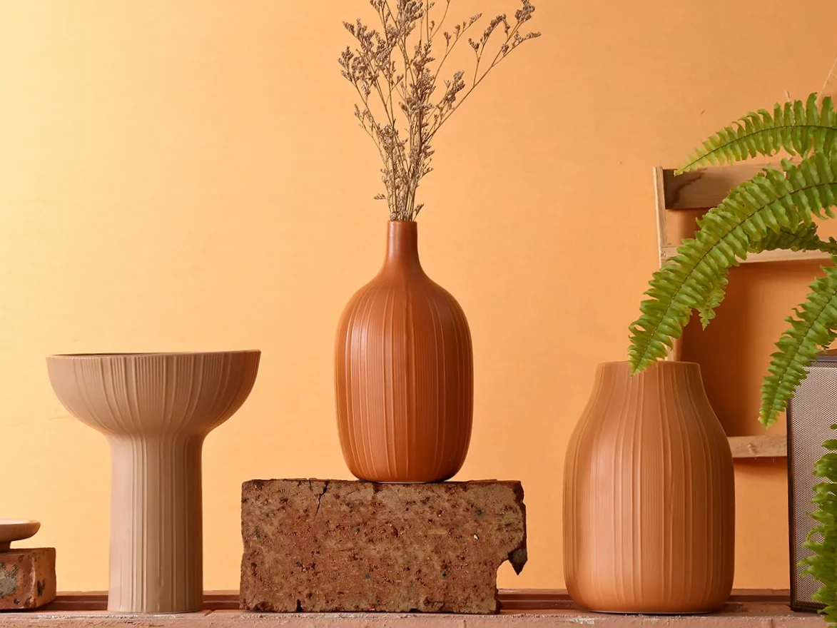 Uniquely Designed Ceramic Vase Art-1