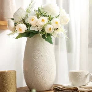 Delicado jarrón de cerámica blanca al por mayor con encaje en relieve-1