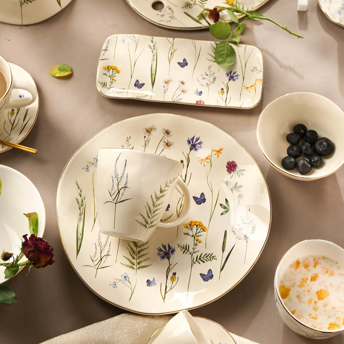 Gold-Rim Vintage Dinner Plates Bulk with Wildflower Pattern-3