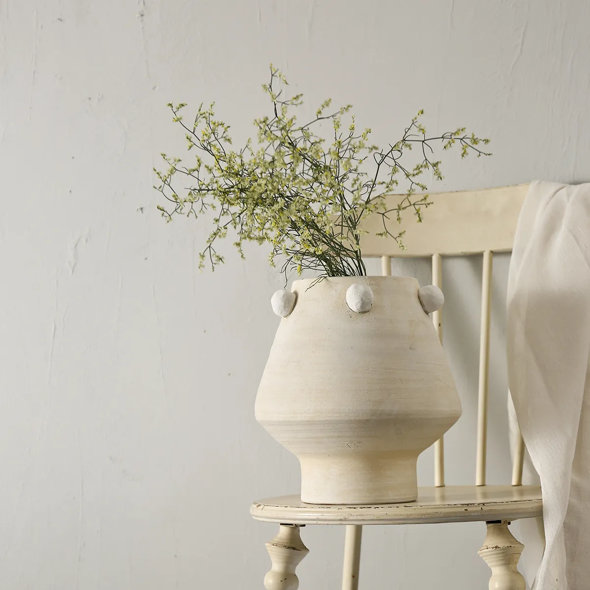 Handcrafted Feel Wholesale Floral Vases with Sphere Design-1