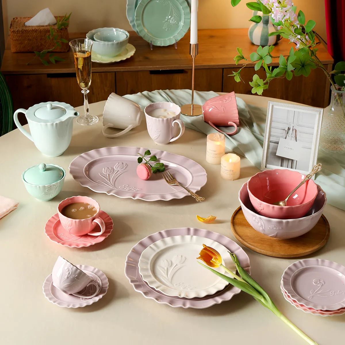 Soft Color Elegant Dinnerware Wholesale with Tulip Pattern-1