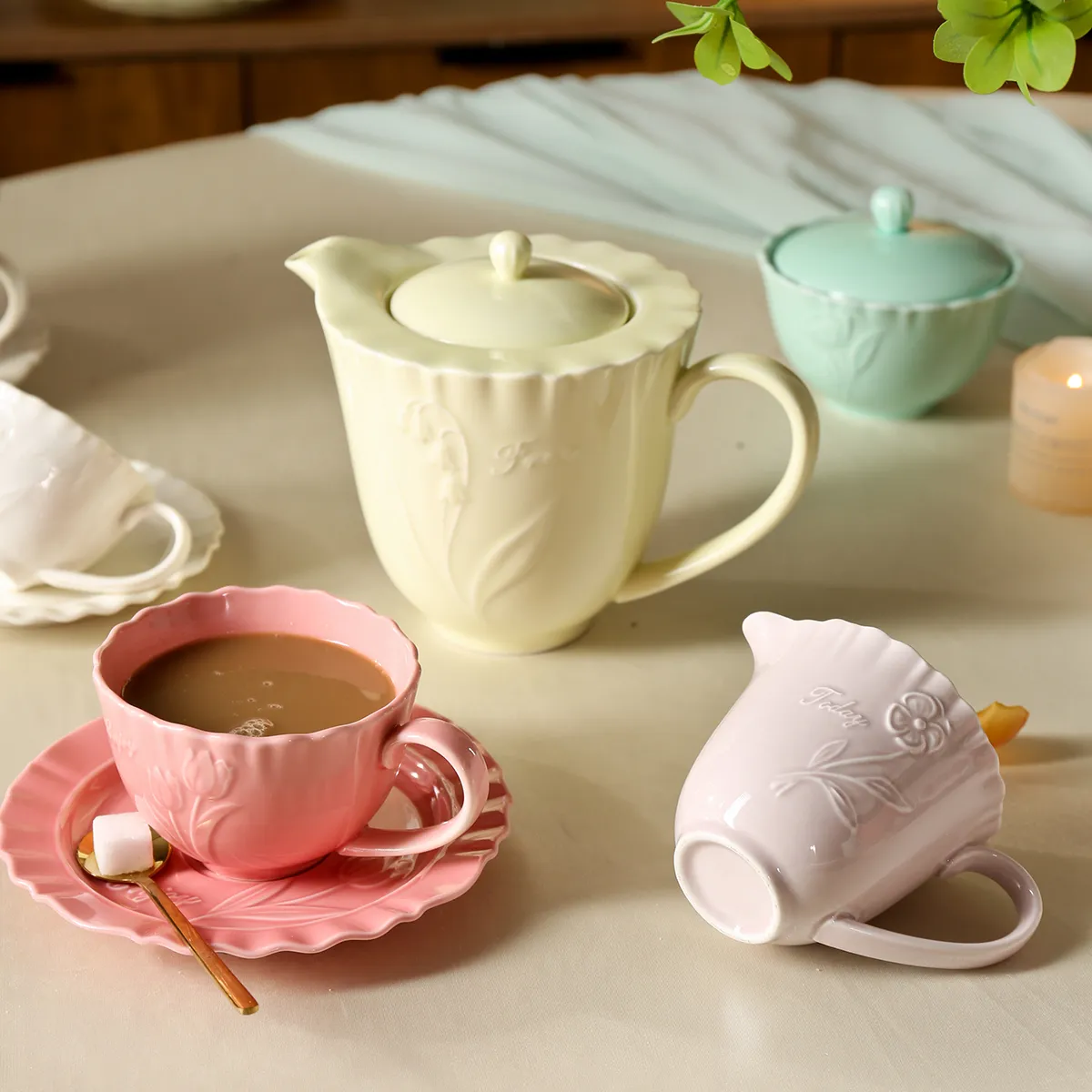 Soft Color Elegant Dinnerware Wholesale with Tulip Pattern-5