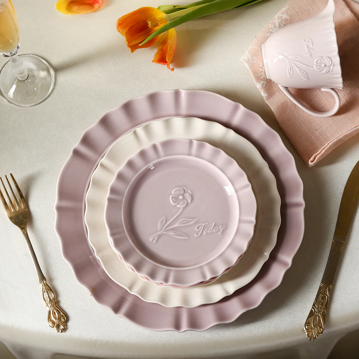 Soft Color Elegant Dinnerware Wholesale with Tulip Pattern-8