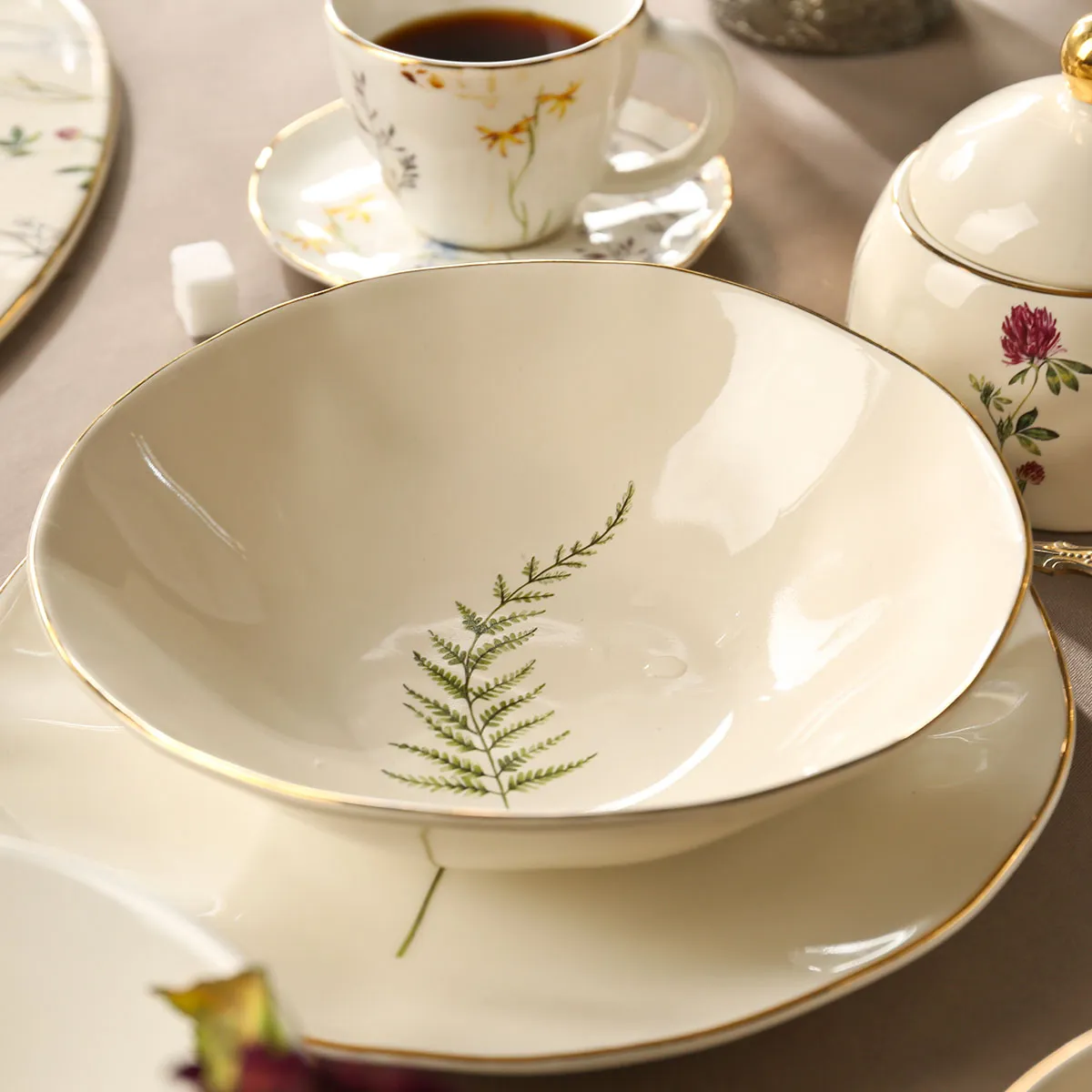 Wildflower Ceramic Serving Bowls Wholesale with Gold Rims-1