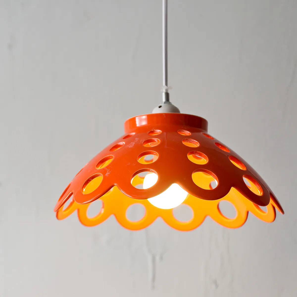 陶磁器の透かし細工のランプの笠-2 が付いている現代バルク ペンダント ライト