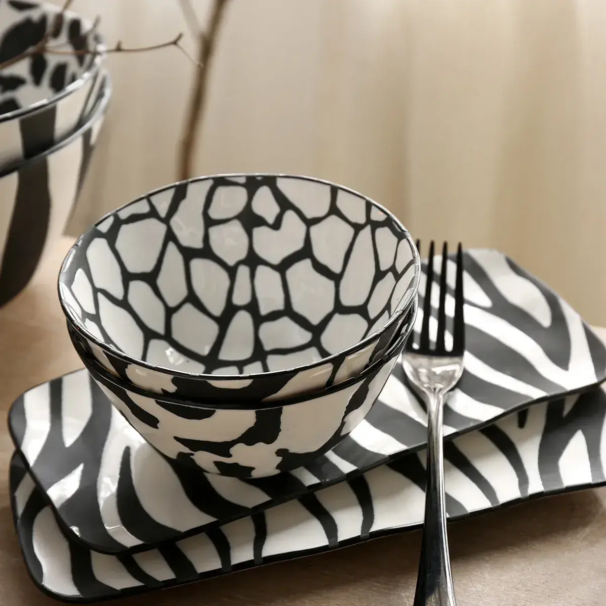 Stylish Ceramic Salad Bowls Wholesale With Wildlife Prints-2