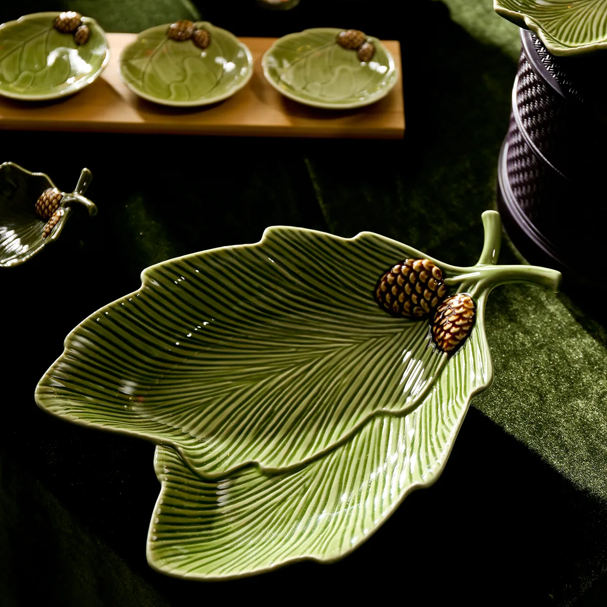 Tropical Dinnerware Wholesale With Green Pinecone Theme-2