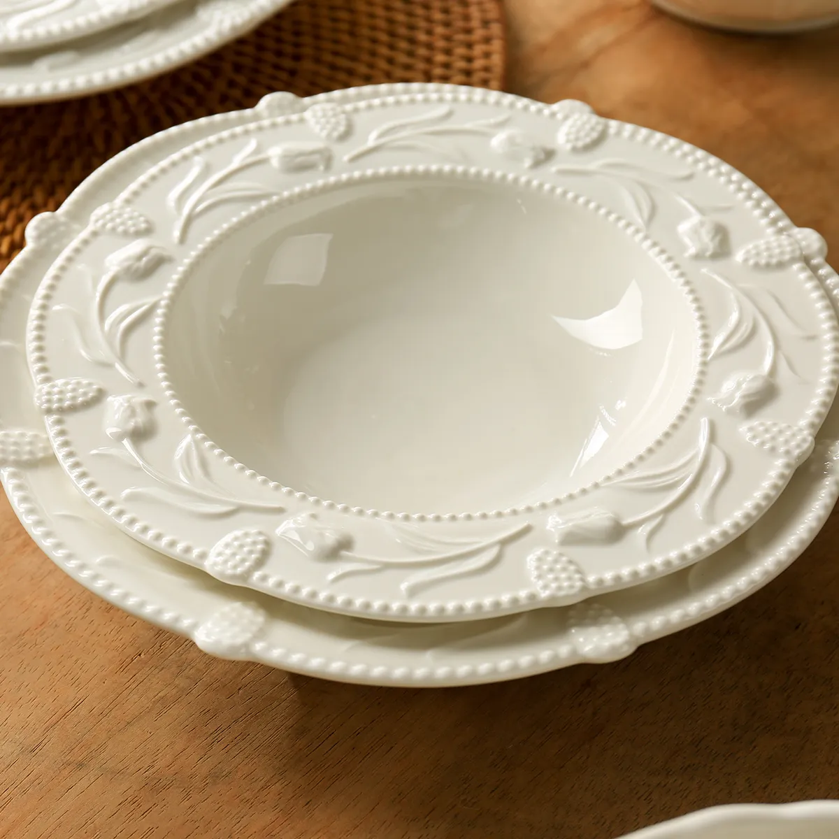 Wholesale Restaurant Crockery, Embossed White Serveware-11