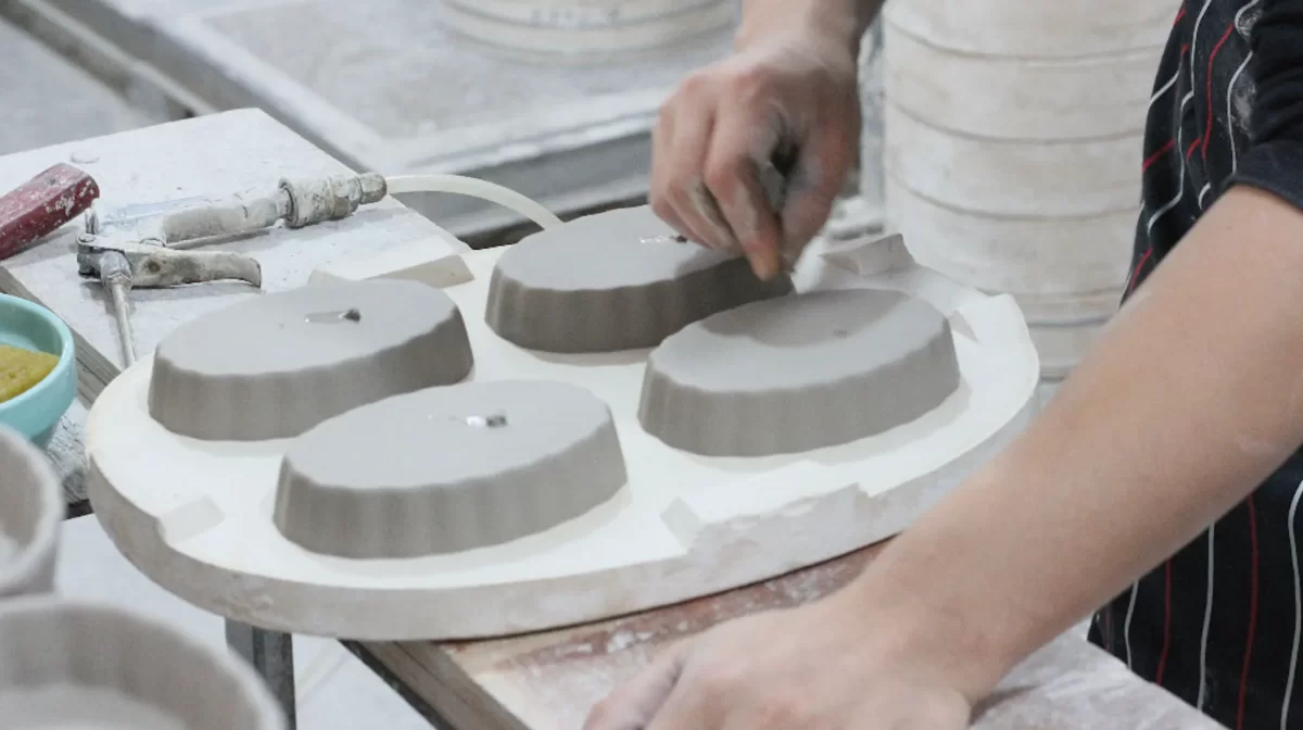 How Ceramic Tableware Flatness Is Controlled in Production-2